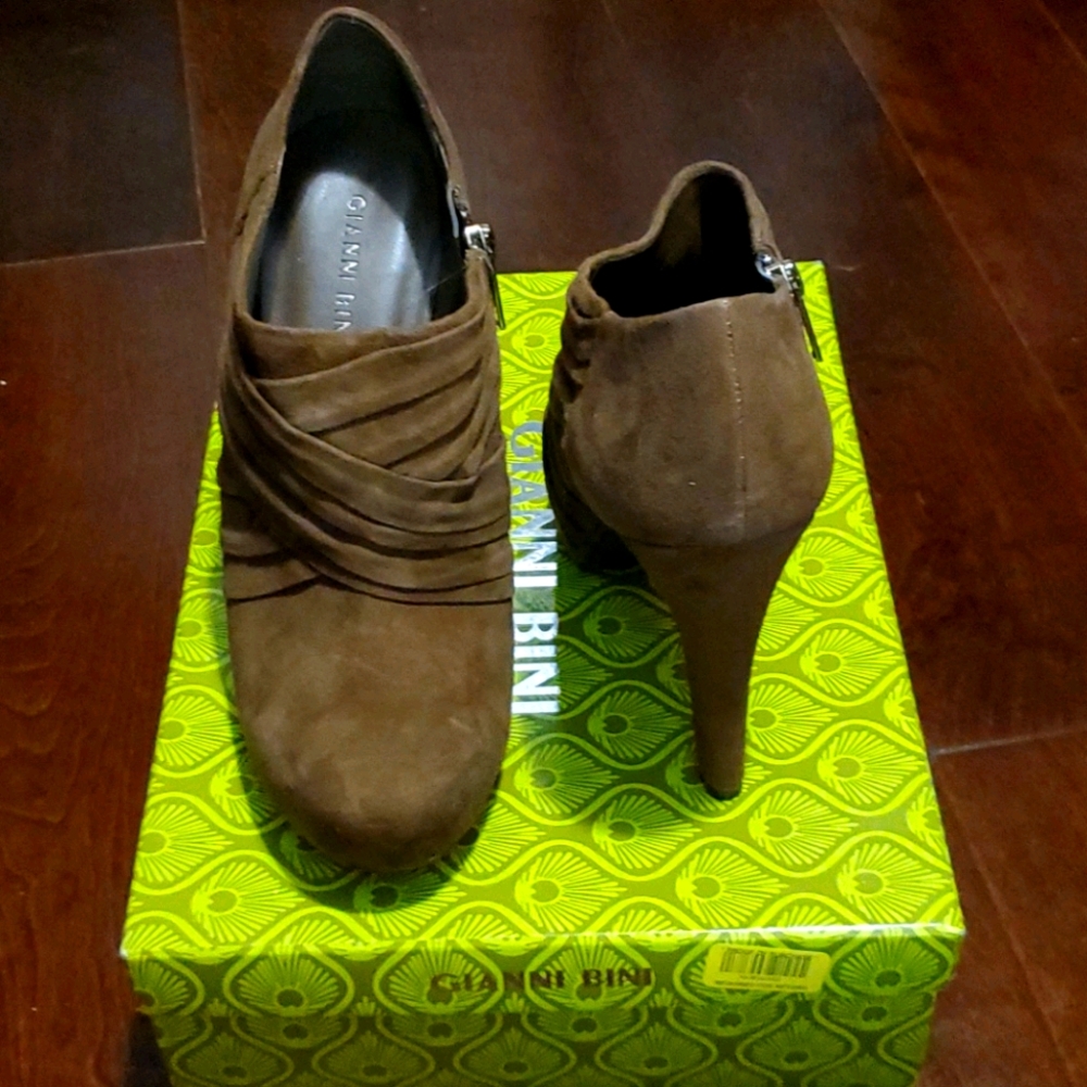 Gianni Bini Brown Suede Zip-up Ankle Booties